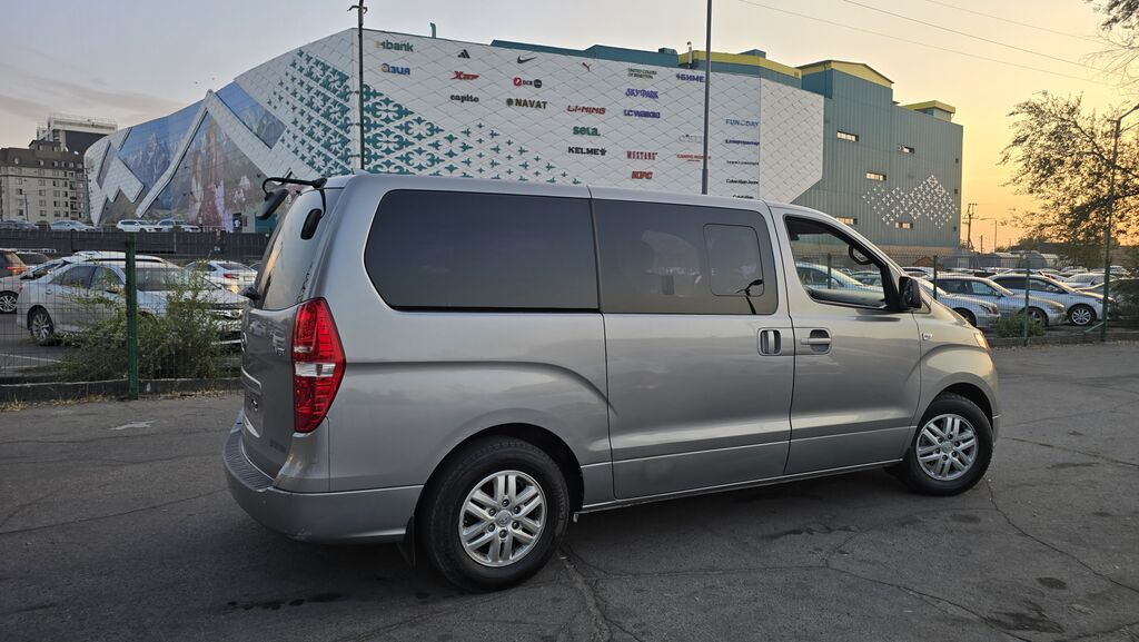 Hyundai Starex: 2019 г., 2.5 л, Автомат, Дизель, Минивэн: фото 6