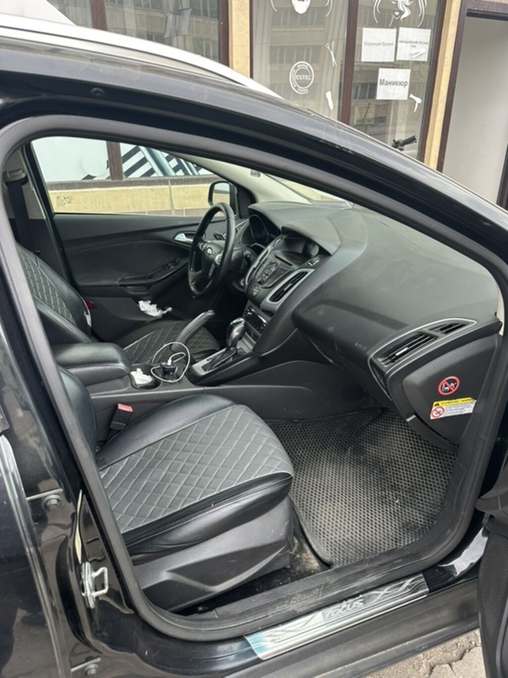 Ford Focus: 2013 г., 1.6 л, Автомат, Бензин, Универсал: фото 8