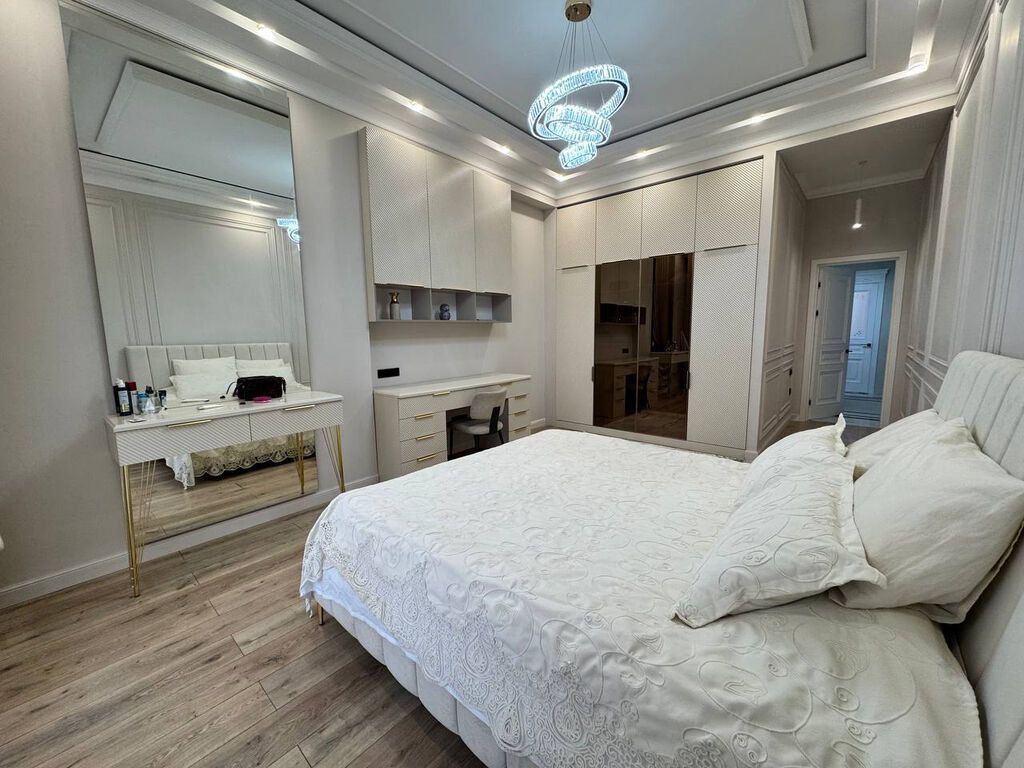 4 комнаты, 184 м², ул. Чынгыз Айтматова Элитка, 4 этаж, Дизайнерский ремонт: фото 2