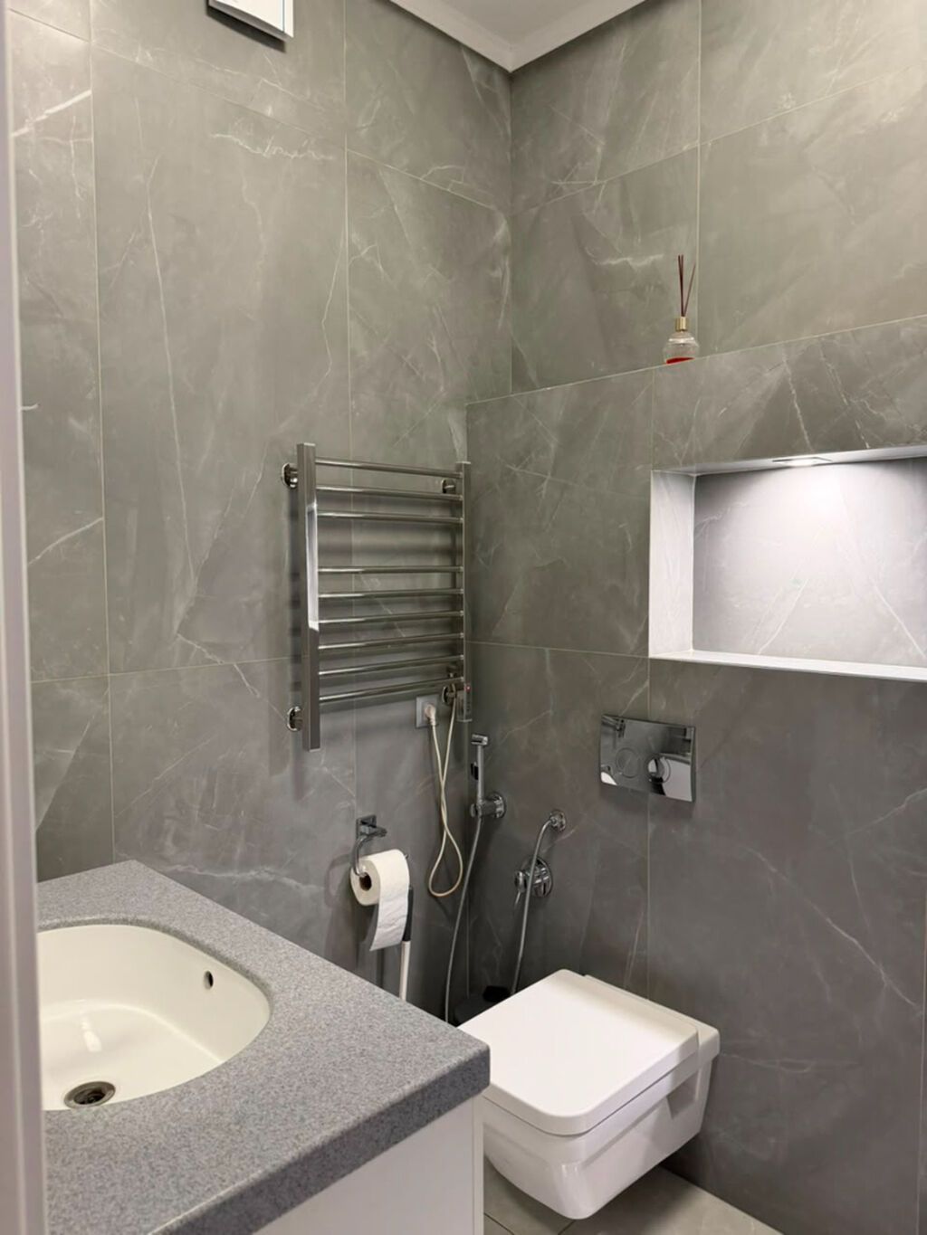 4 комнаты, Асанбай мкр Собственник, Без подселения, от 6 месяцев, от 1 года, С мебелью полностью: фото 5