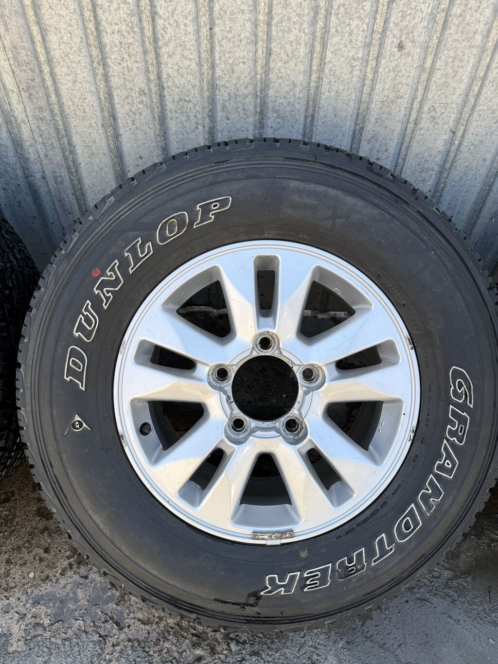 Продам запаски в наличии остались 3 штуки на Toyota lund cruiser 200 — фото 6