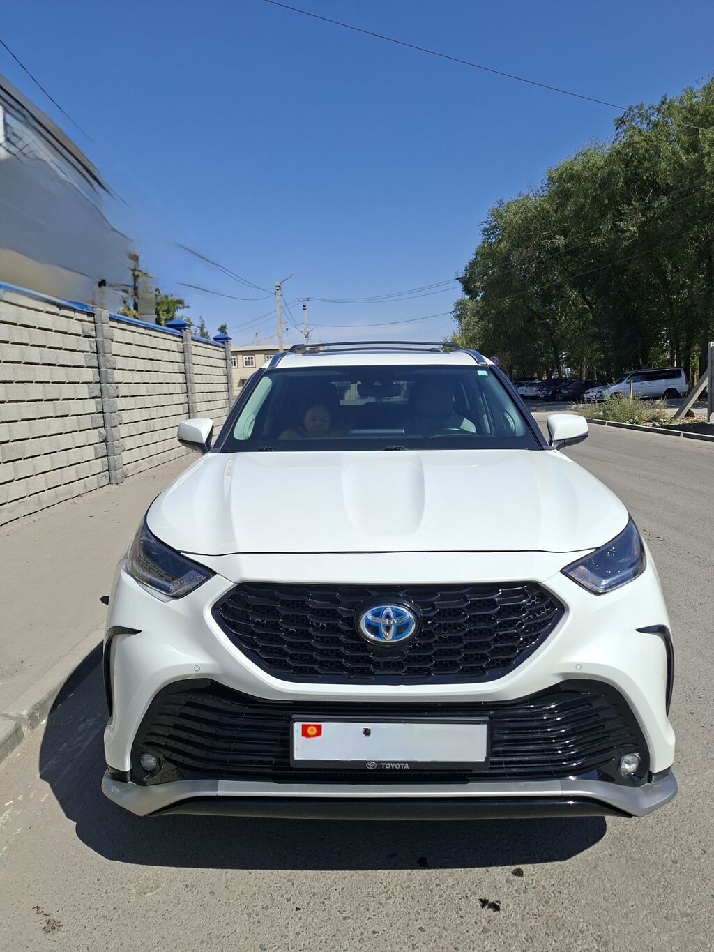 Toyota Highlander: 2020 г., 2.5 л, Гибрид, Кроссовер: фото 1