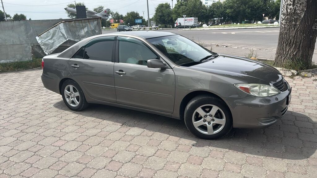 Toyota Camry: 2004 г., 2.4 л, Автомат, Бензин, Седан: фото 2