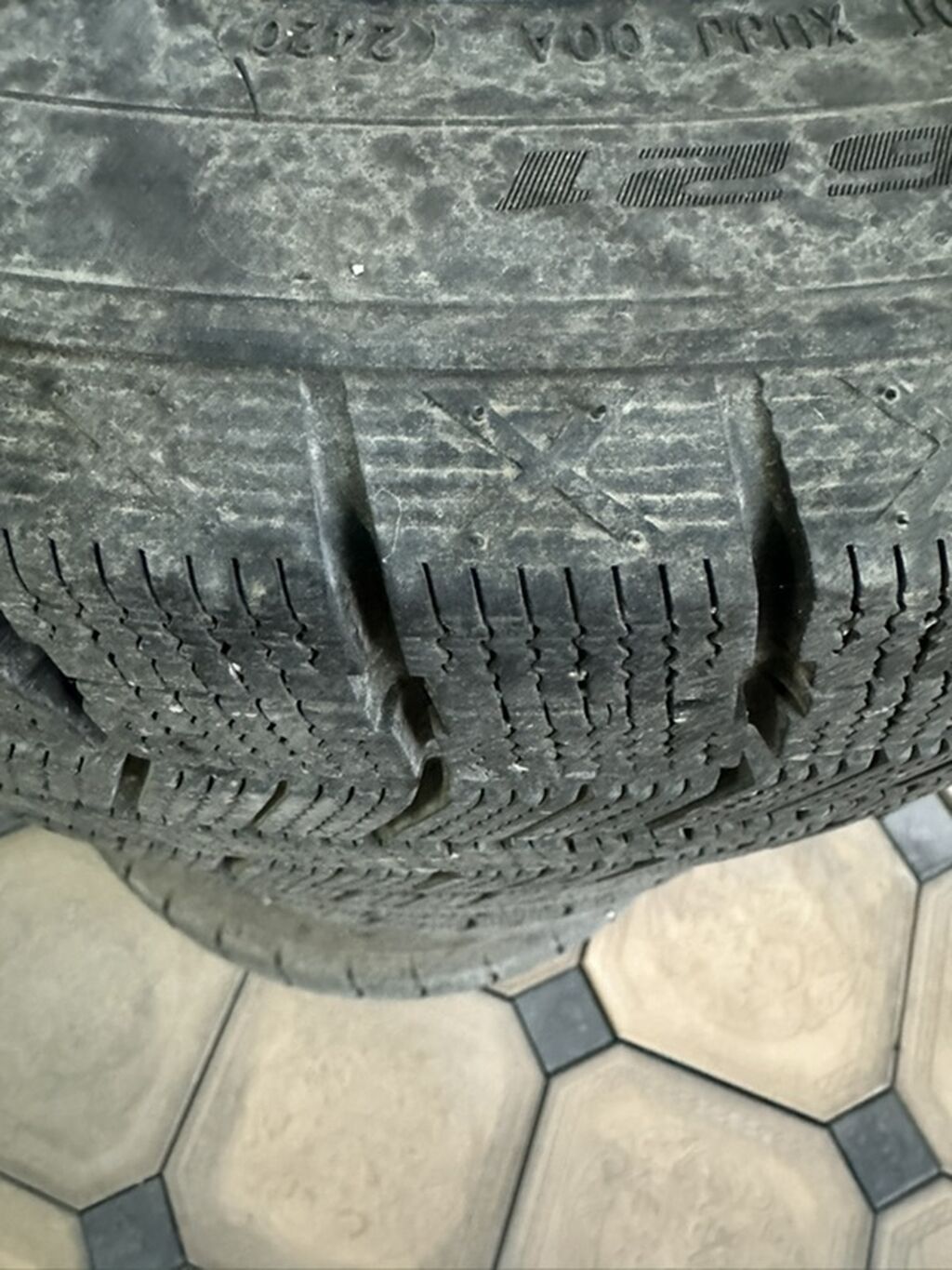 Комплект колес в сборе: зимние шины 225/50 R17 94T на литых дисках: фото 3