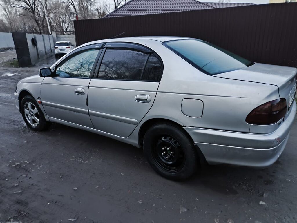 Toyota Avensis: 2002 г., 2 л, Механика, Дизель, Седан: фото 4