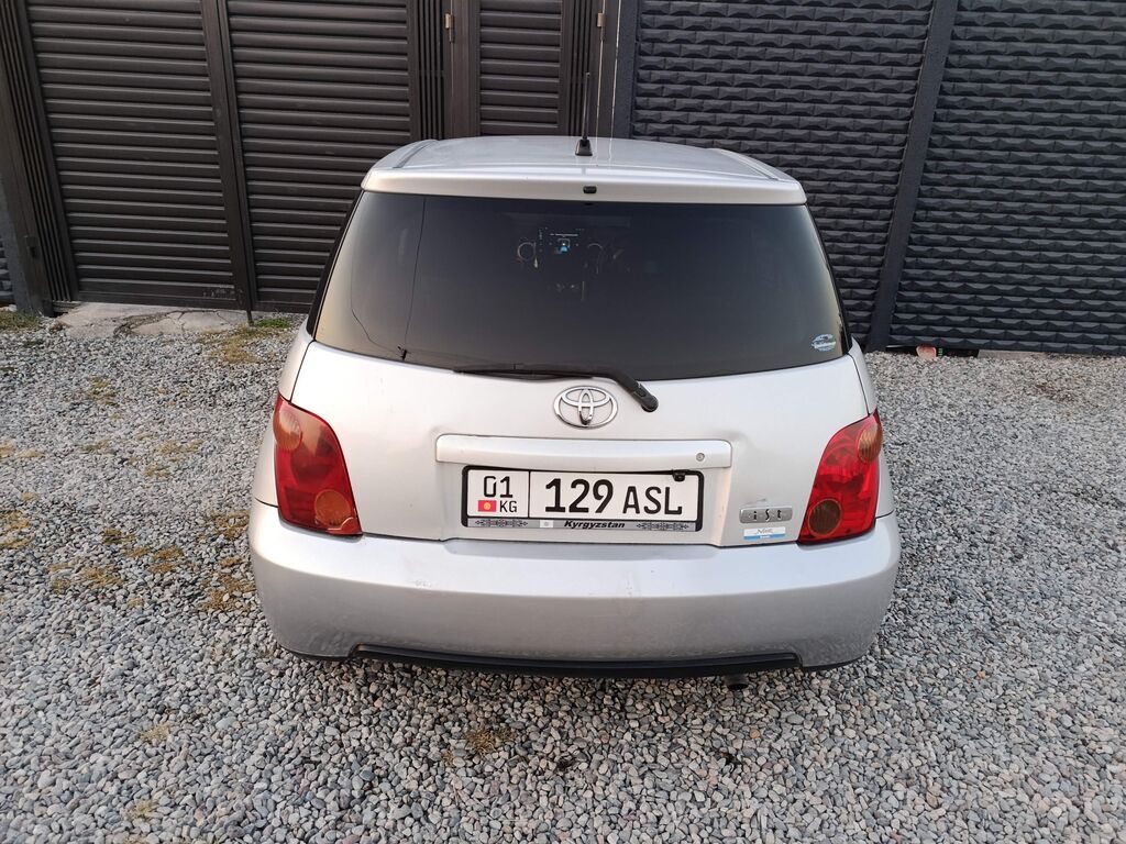 Toyota Ist: 2003 г., 1.3 л, Автомат, Бензин, Хэтчбэк: фото 7