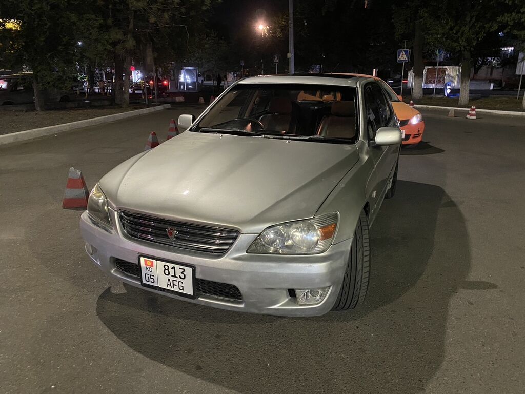 Lexus IS: 2003 г., 2 л, Автомат, Бензин, Седан: фото 8