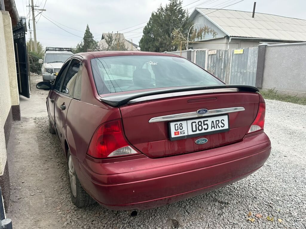 Ford Focus: 2001 г., 2 л, Механика, Газ, Седан: фото 6