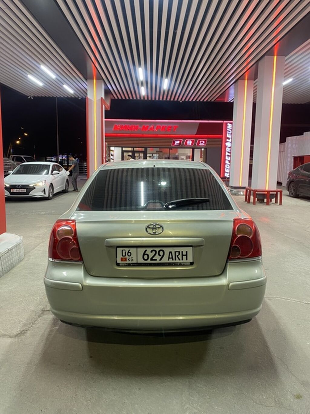 Toyota Avensis: 2003 г., 1.8 л, Механика, Бензин, Седан: фото 4