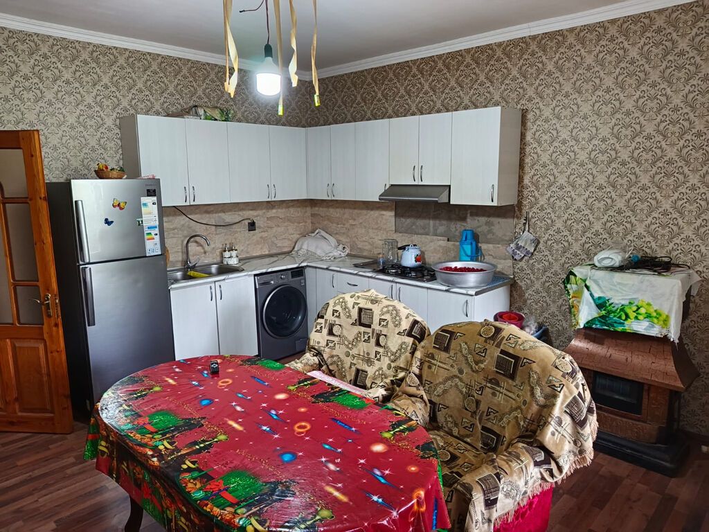 3 otaqlı, 110 kv. m, Orta təmir