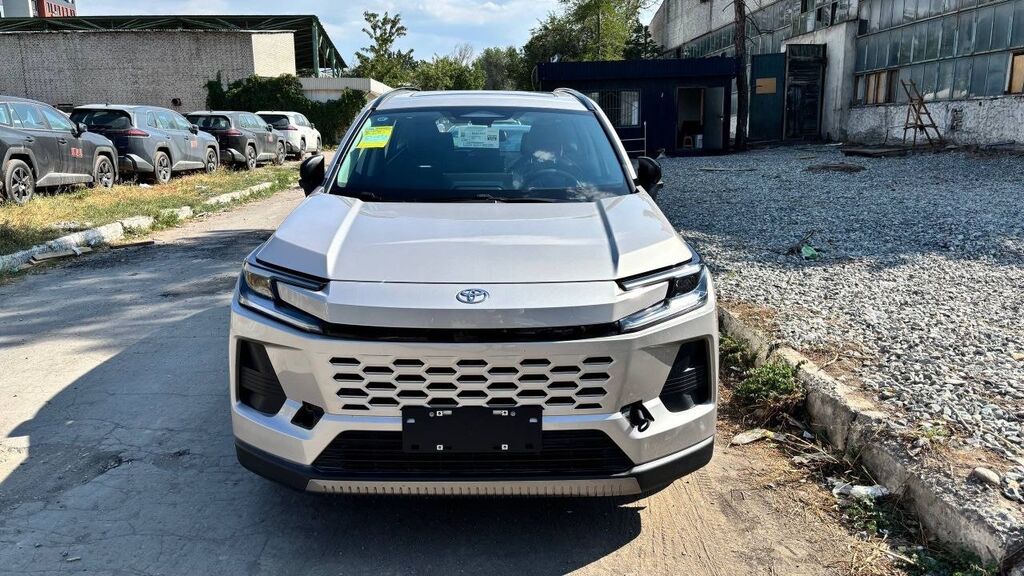 Toyota Wildlander: 2026 г., 2 л, Автомат, Гибрид, Внедорожник: фото 7