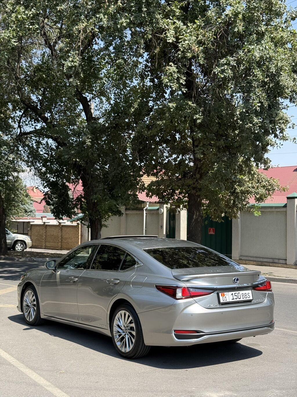 Lexus ES: 2021 г., 2.5 л, Автомат, Гибрид, Седан: фото 6