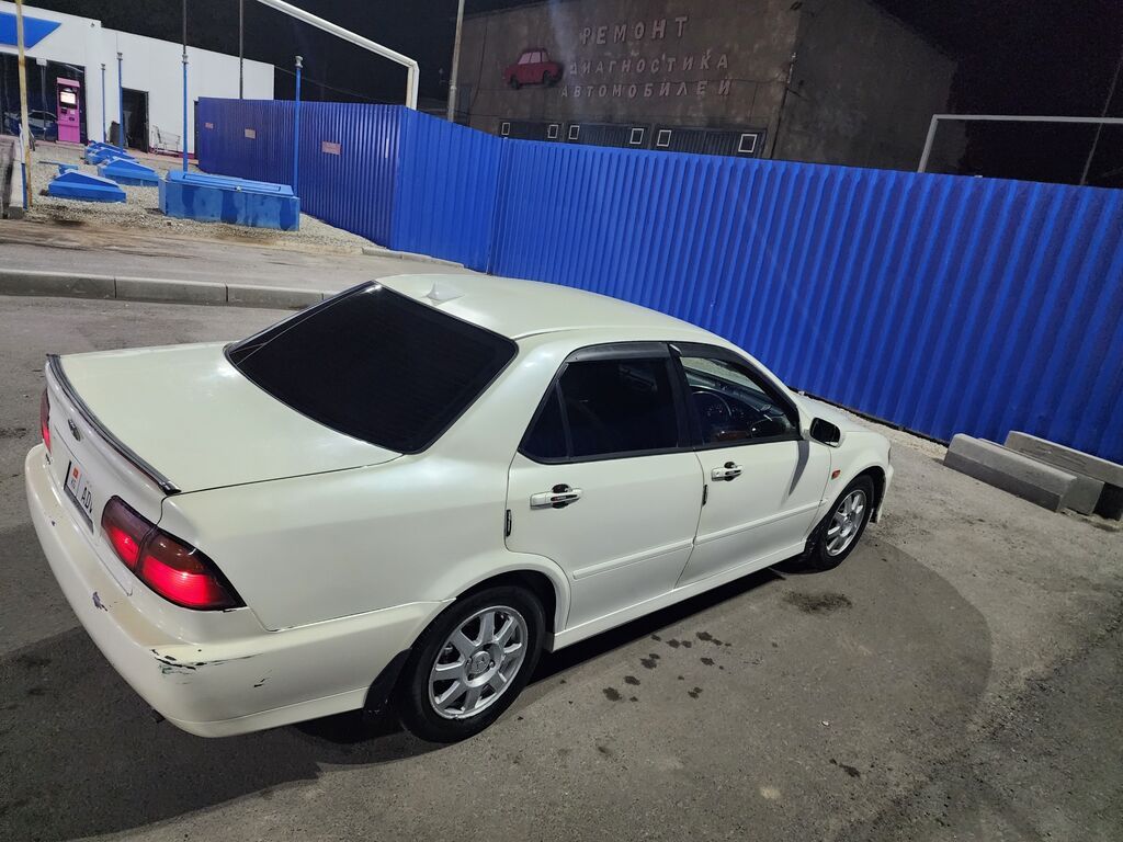 Honda Accord: 2001 г., 2 л, Автомат, Бензин, Седан: фото 7