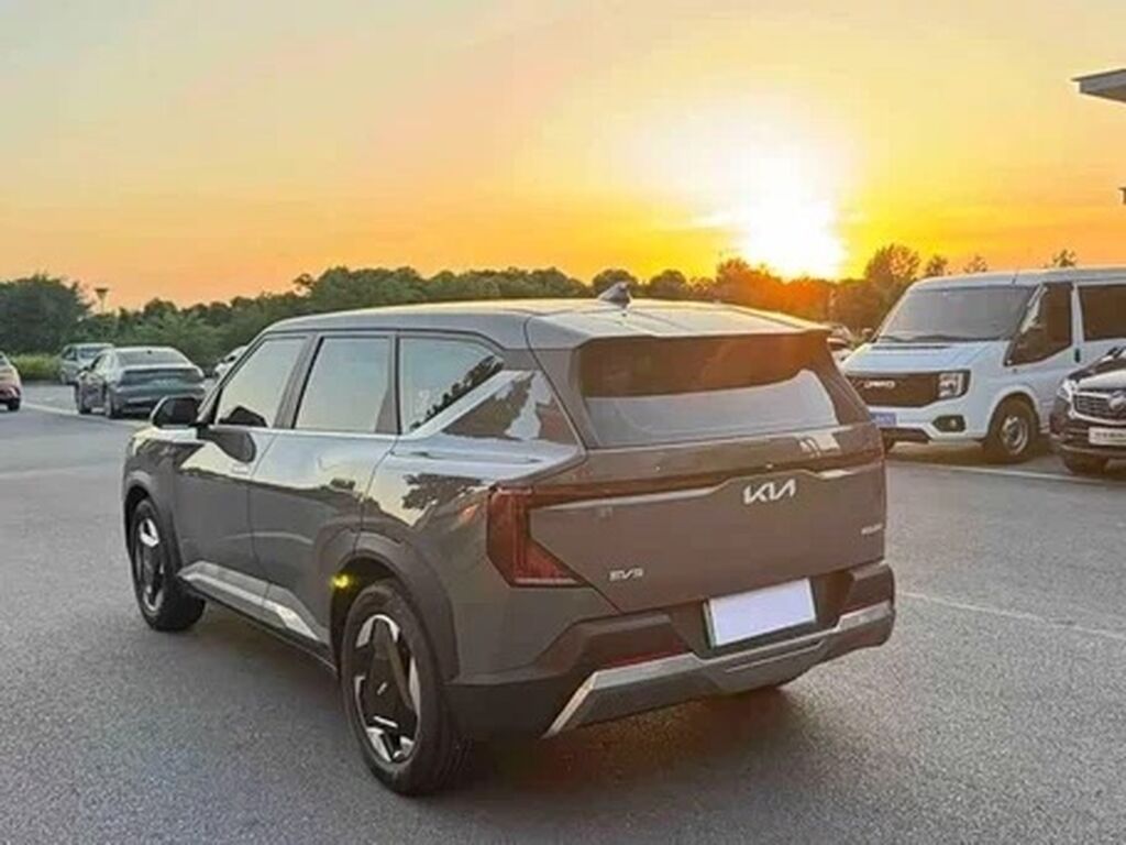 Kia EV5: 2025 г., Автомат, Электромобиль, Кроссовер: фото 2