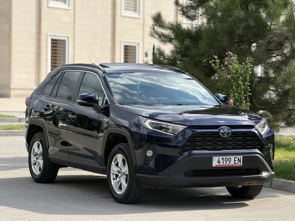 Toyota RAV4: 2021 г., 2.5 л, Автомат, Гибрид, Кроссовер: фото 2