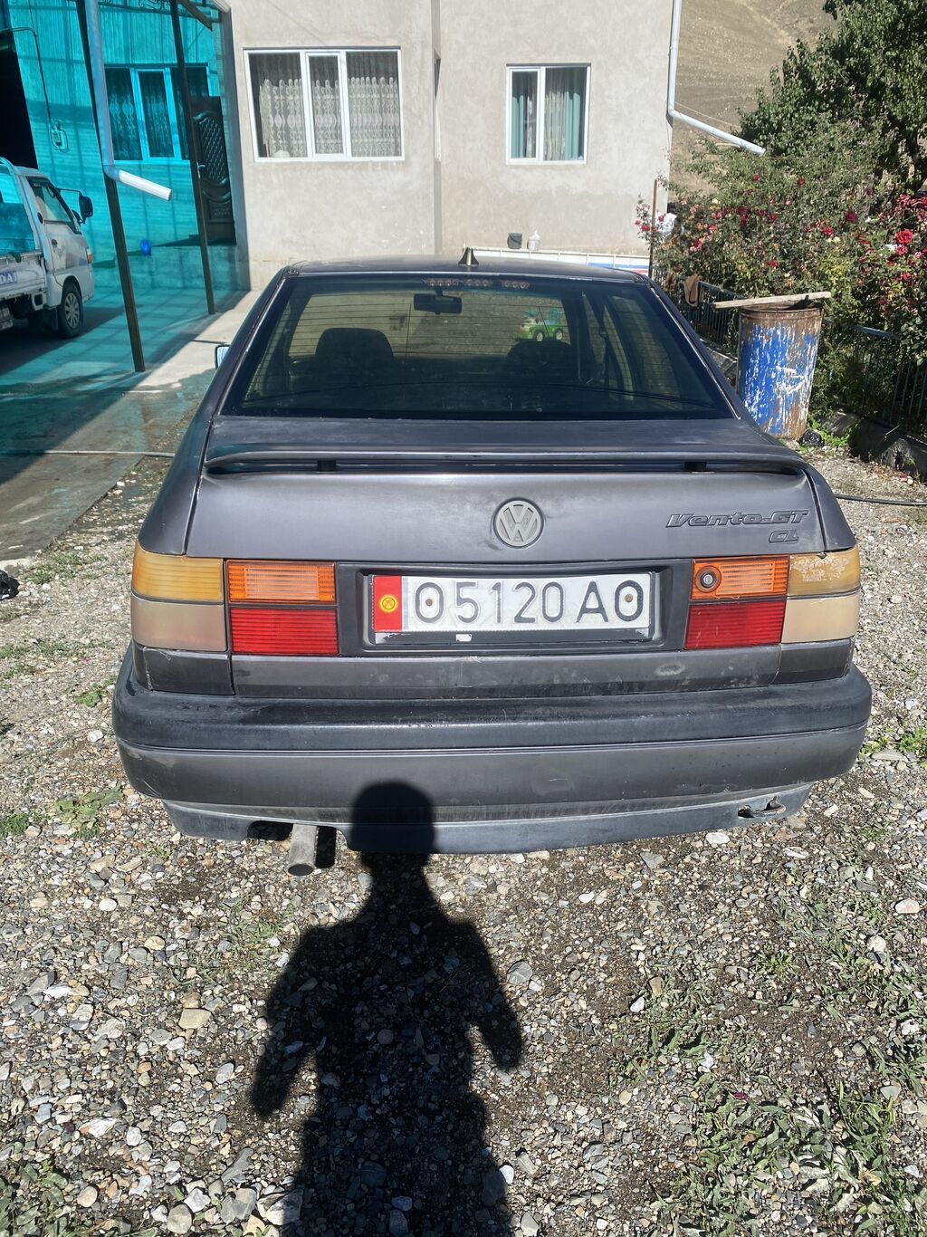 Volkswagen Vento: 1992 г., 2 л, Механика, Седан: фото 2
