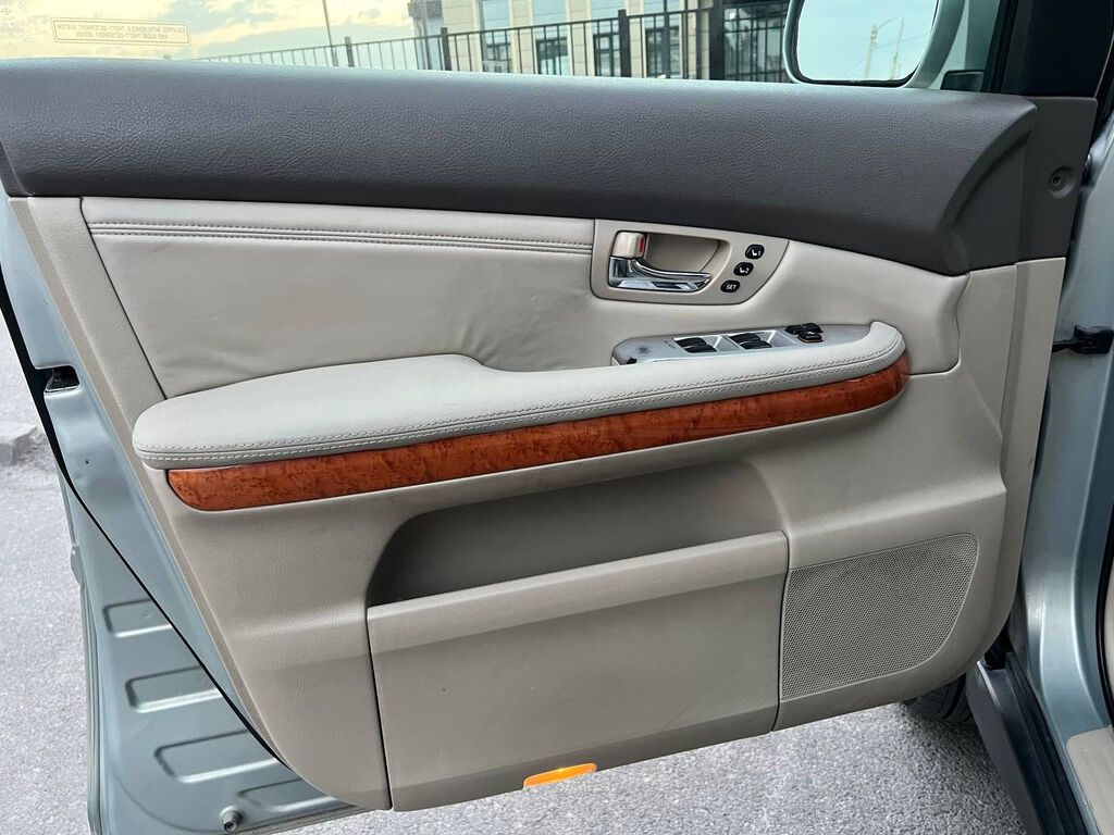 Lexus RX: 2004 г., 3.3 л, Автомат, Газ, Кроссовер: фото 8