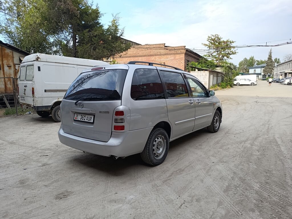 Mazda MPV: 2002 г., 2 л, Механика, Бензин, Минивэн: фото 3