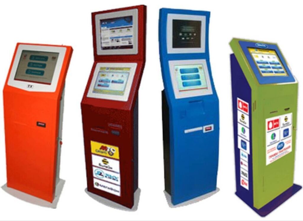 Ipp 320 терминал. Под терминал. Кронштейн для пос терминала пакс д200. Игровые терминалы в магазинах. Стойка для эквайринга verifone v 820.