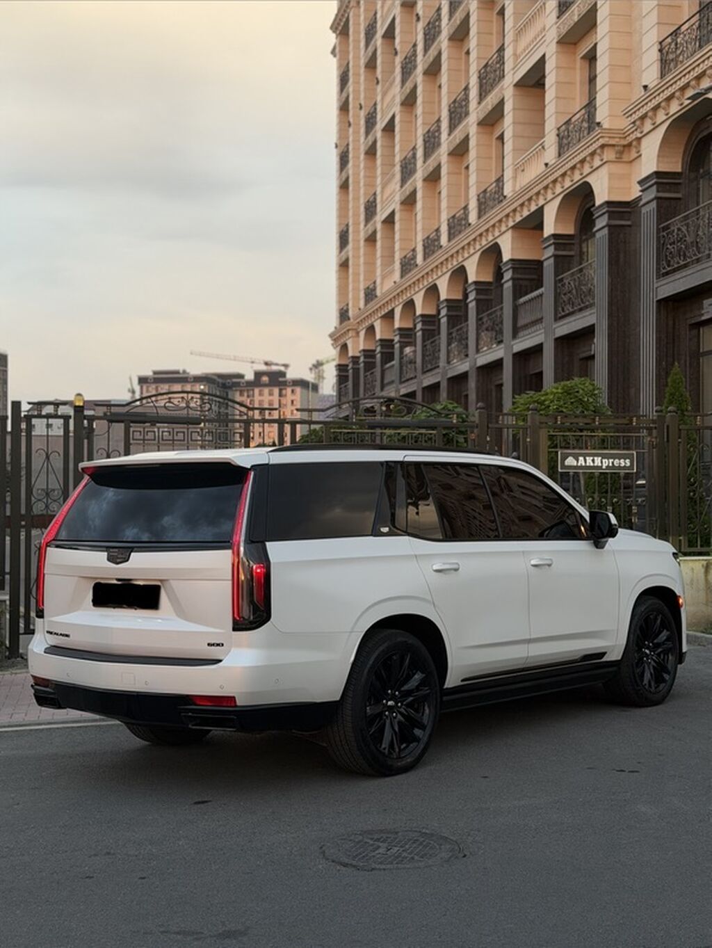 Cadillac Escalade: 2021 г., 6.2 л, Автомат, Бензин, Внедорожник: фото 3