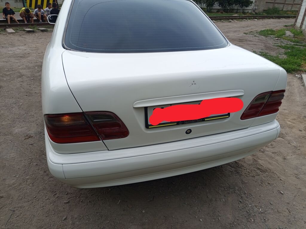 Mercedes-Benz E-Class: 2000 г., 2.2 л, Механика, Дизель, Седан: фото 3
