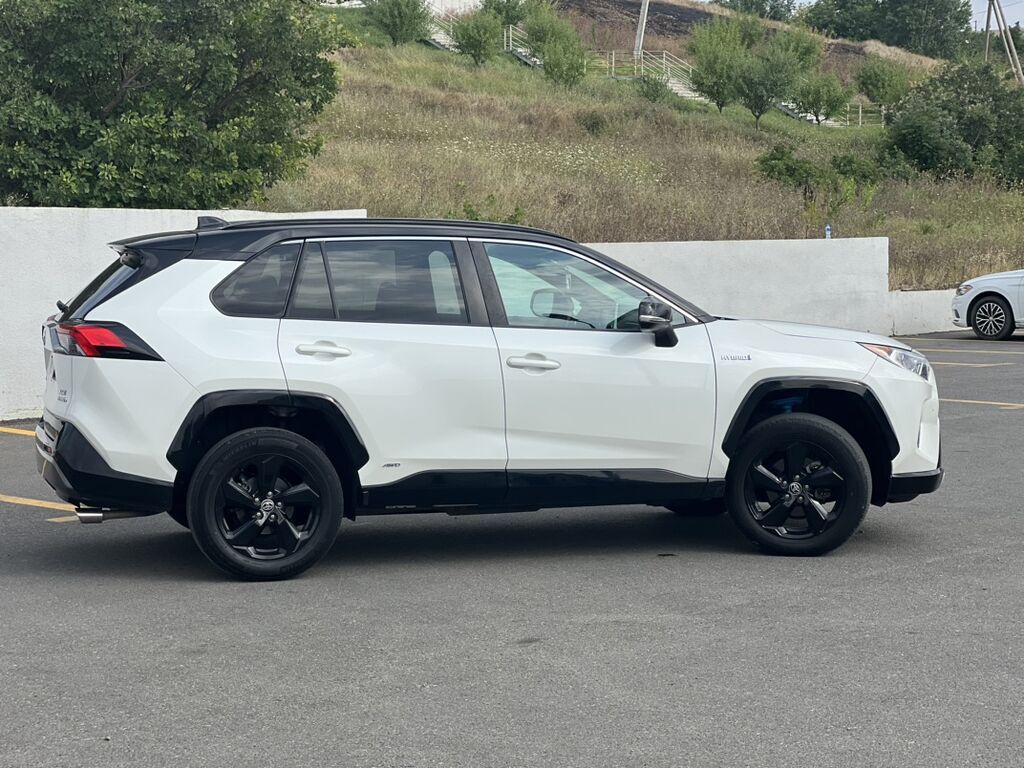 Toyota RAV4: 2021 г., 2.5 л, Автомат, Гибрид, Кроссовер: фото 1