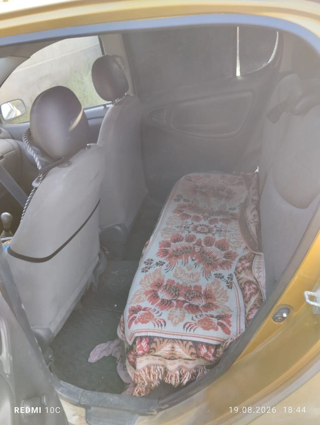 Toyota Yaris: 2000 г., 1 л, Механика, Бензин, Хэтчбэк: фото 8