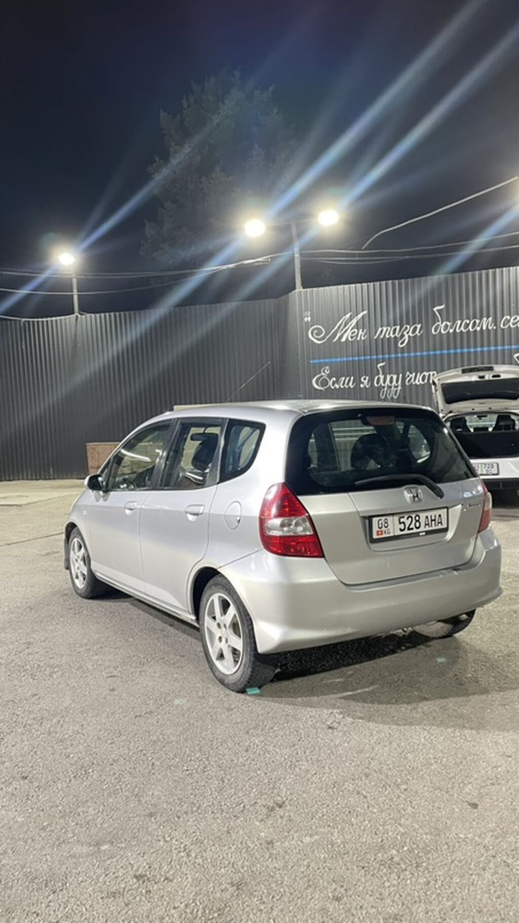 Honda Fit: 2007 г., 1.3 л, Механика, Бензин, Хэтчбэк: фото 2