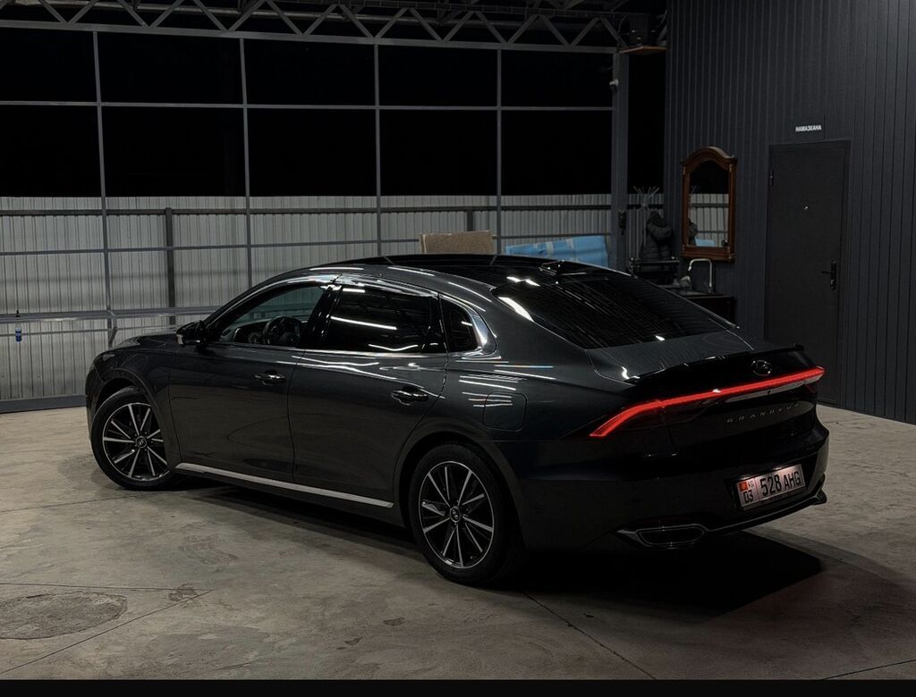 Hyundai Grandeur: 2021 г., 2.5 л, Автомат, Бензин, Седан — фото 2
