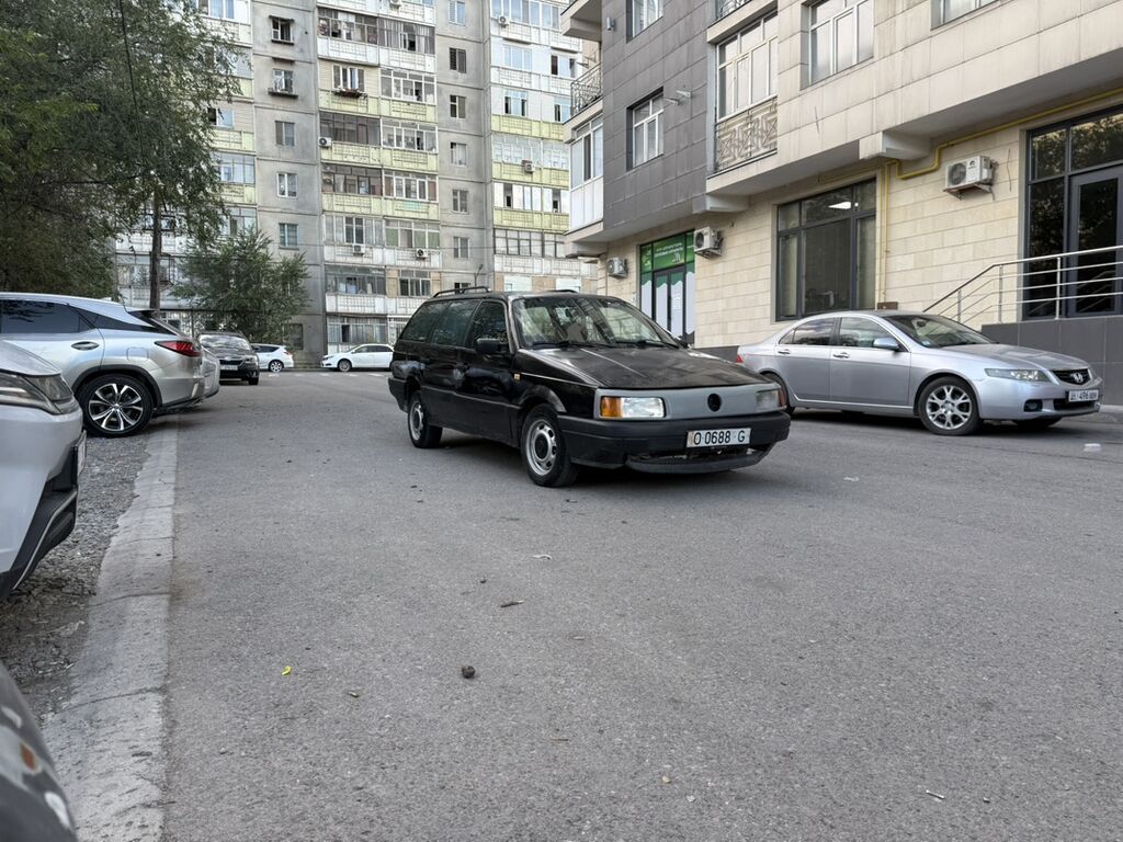 Volkswagen Passat Variant: 1991 г., 1.8 л, Механика, Бензин, Универсал: фото 3