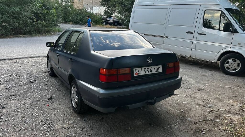 Volkswagen Vento: 1993 г., 1.8 л, Механика, Бензин, Седан: фото 6