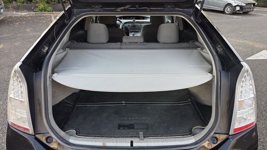 Toyota Prius: 2011 г., 1.8 л, Вариатор, Гибрид, Лифтбек: фото 6