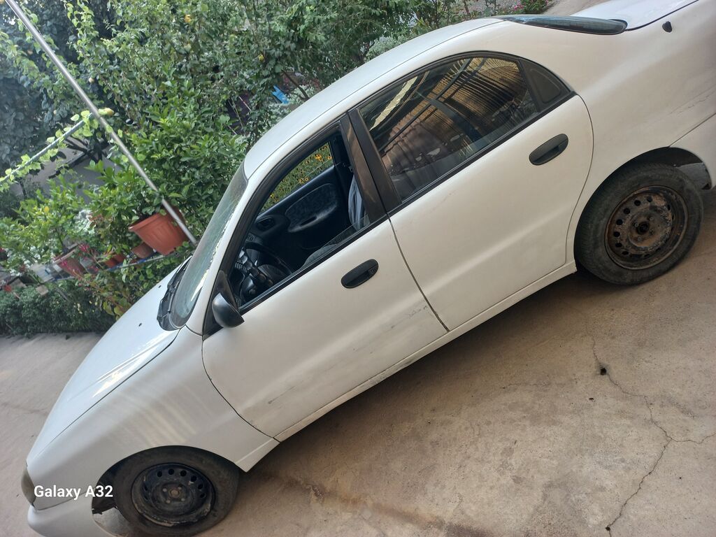 Daewoo Lanos: 1997 г., 1.5 л, Механика, Бензин, Седан: фото 3