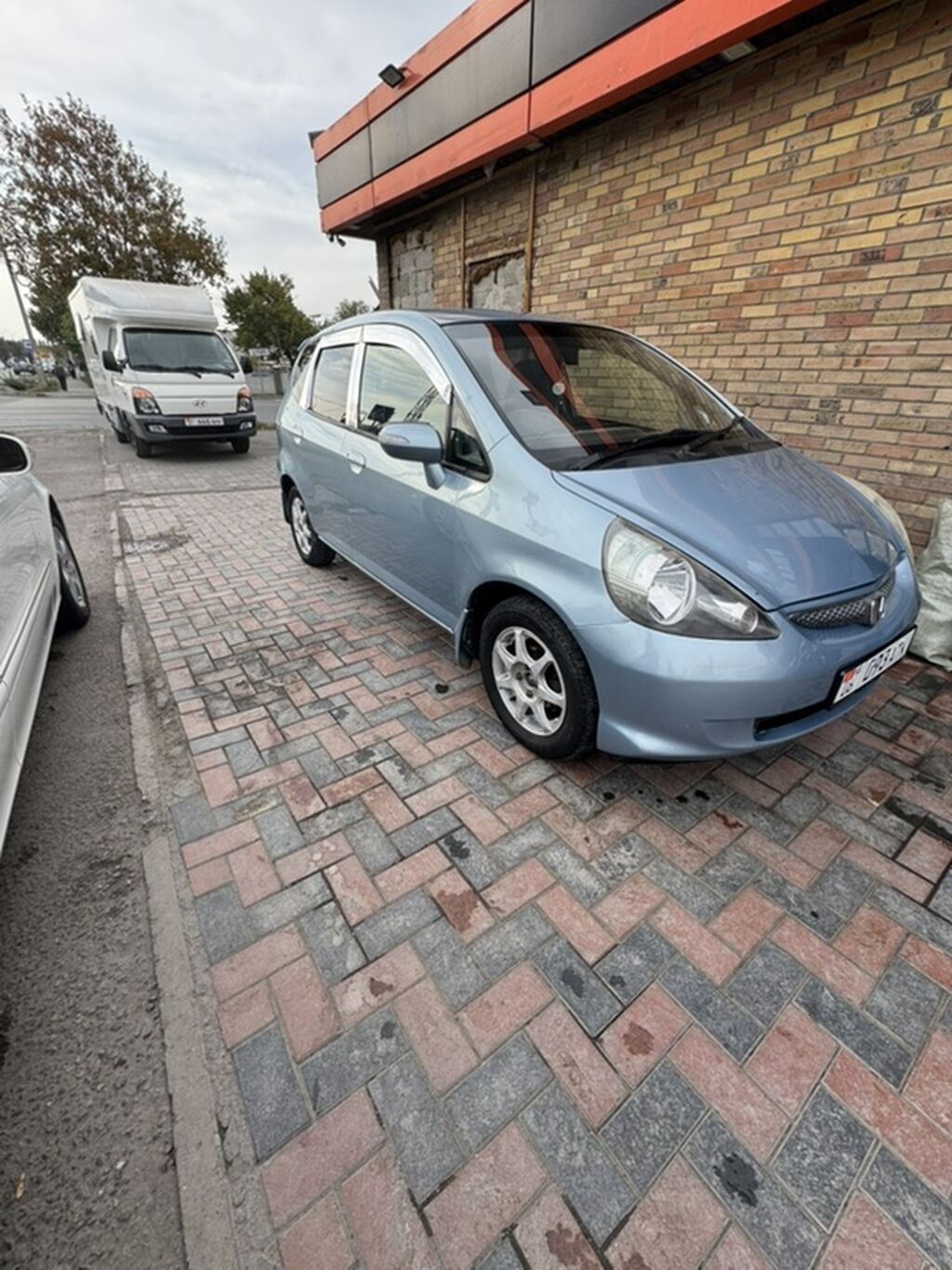 Honda Fit: 2005 г., 1.5 л, Бензин, Хэтчбэк: фото 1