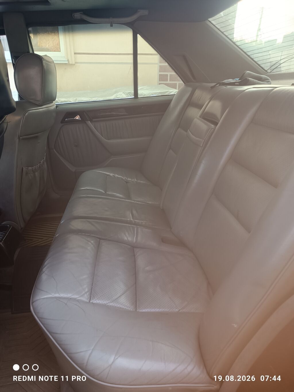 Mercedes-Benz E-Class: 1992 г., 2 л, Механика, Бензин, Седан: фото 5