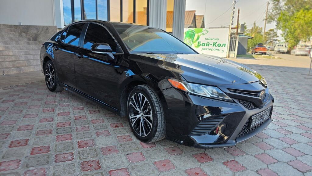 Toyota Camry: 2018 г., 2.5 л, Автомат, Бензин, Седан: фото 1