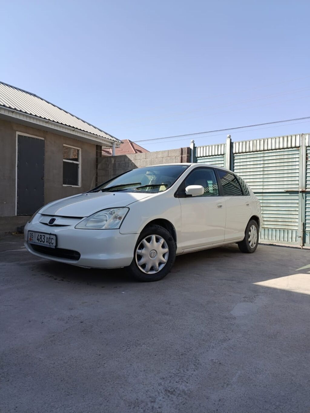 Honda Civic: 2002 г., 1.5 л, Автомат, Газ, Хэтчбэк: фото 3