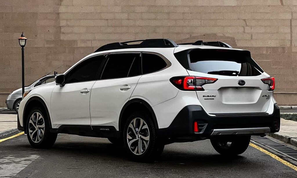 Subaru Outback: 2020 г., 2.4 л, Вариатор, Бензин, Универсал: фото 2