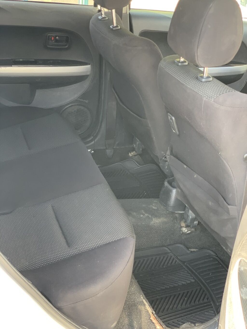 Toyota Ist: 2004 г., 1.5 л, Автомат, Бензин, Хэтчбэк: фото 7