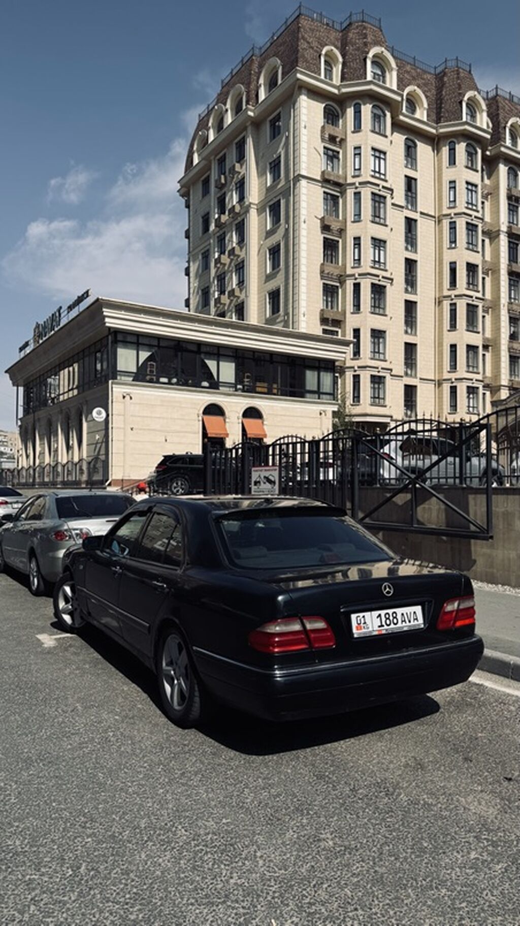Mercedes-Benz E-Class: 1996 г., Седан: фото 3