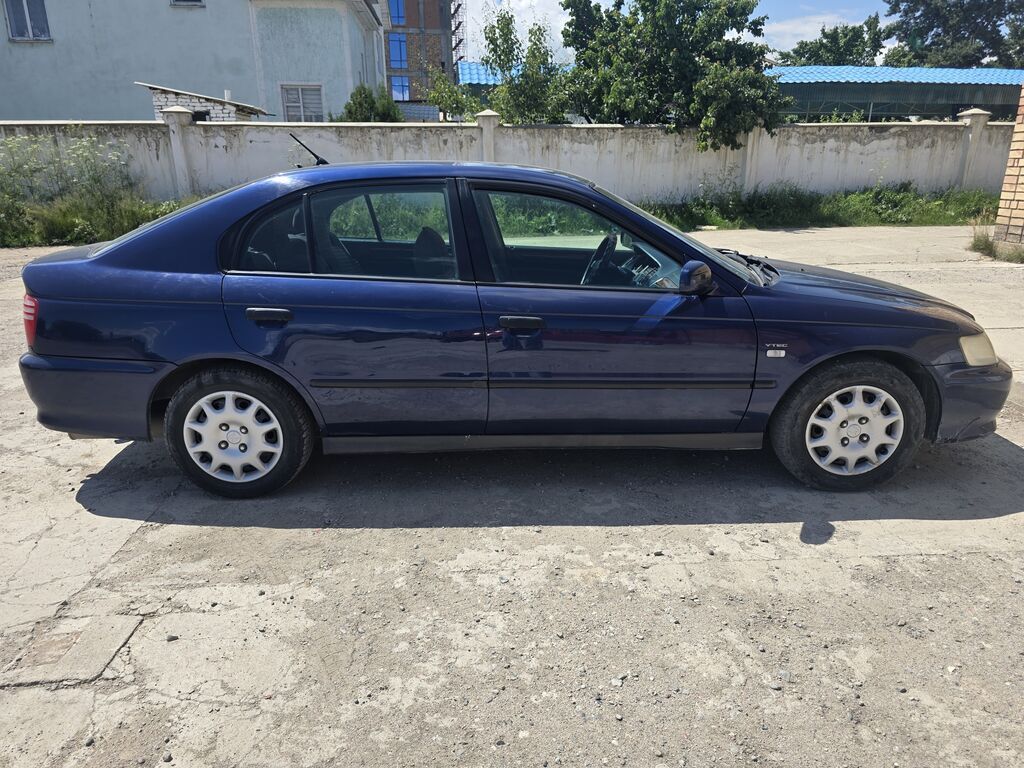 Honda Accord: 2001 г., 1.8 л, Механика, Бензин, Седан: фото 2