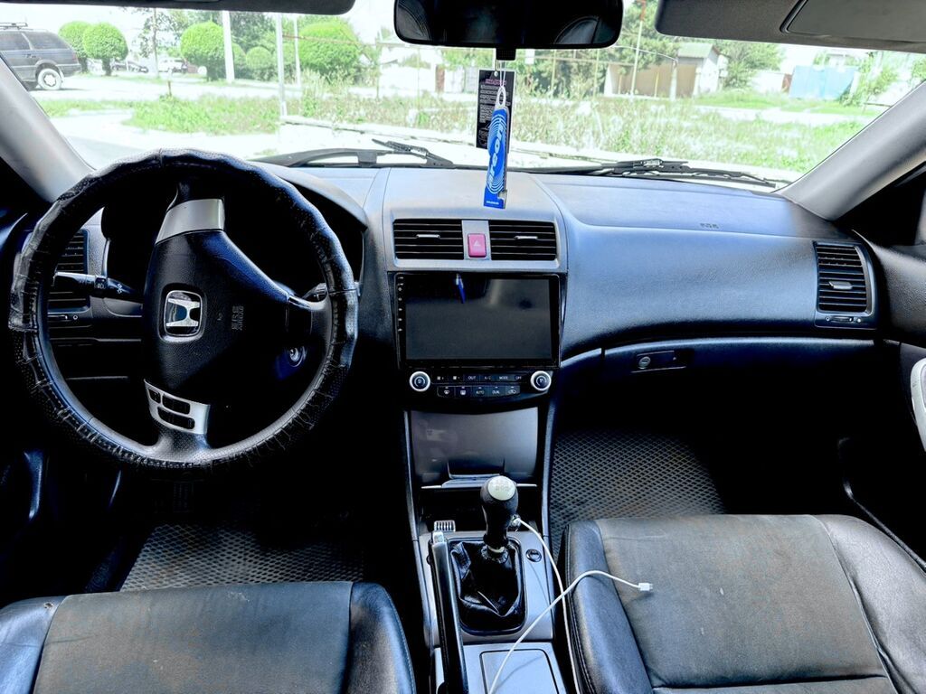 Honda Accord: 2004 г., 2 л, Механика, Бензин, Седан: фото 8