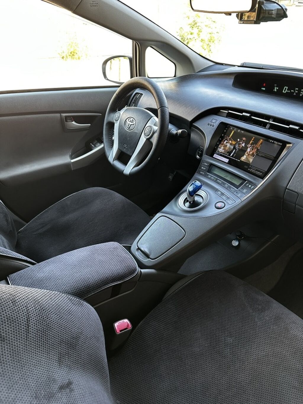 Toyota Prius: 2011 г., 1.8 л, Вариатор, Гибрид, Хэтчбэк: фото 7