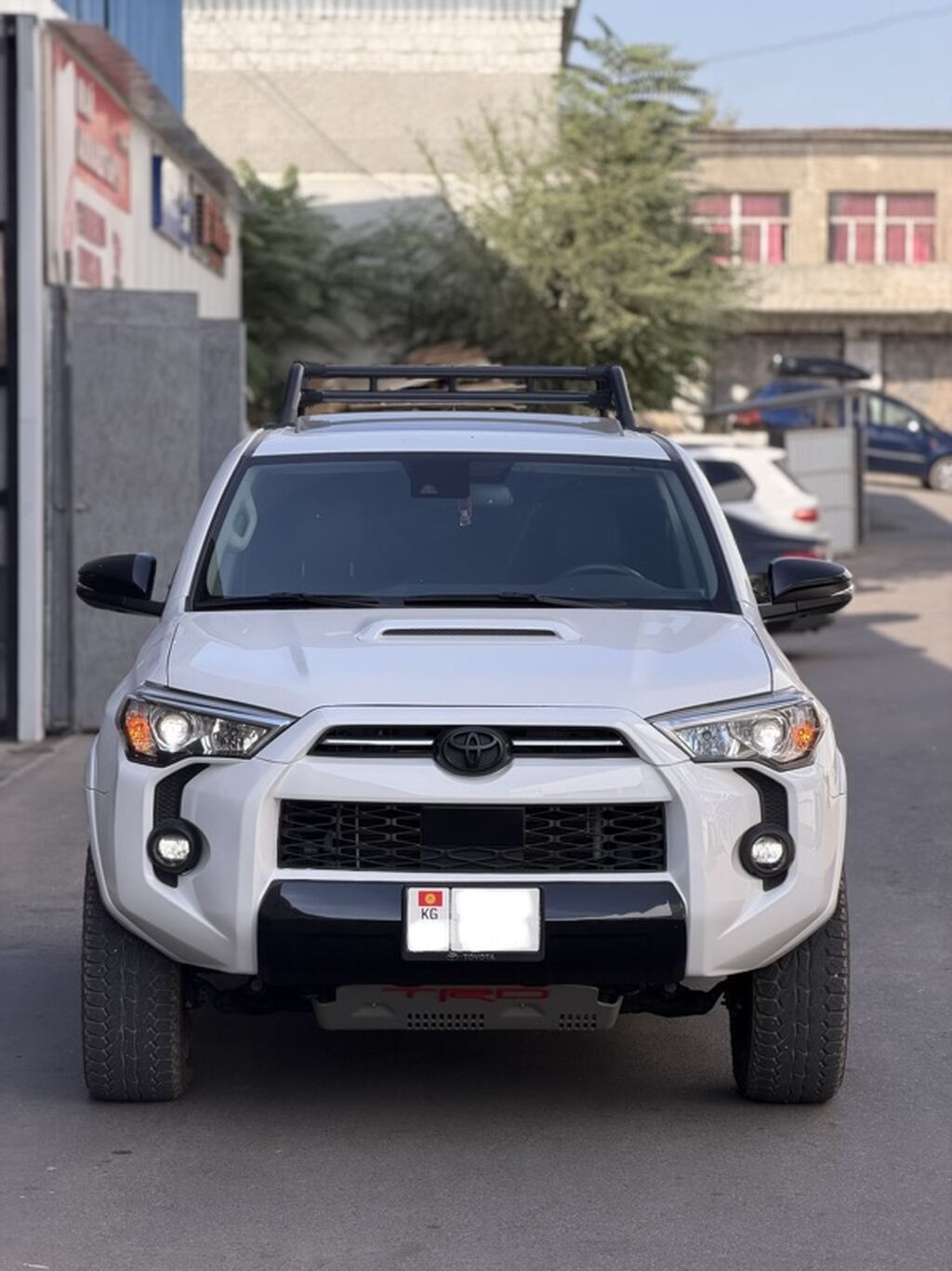 Toyota 4Runner: 2021 г., 4 л, Автомат, Бензин, Внедорожник: фото 1