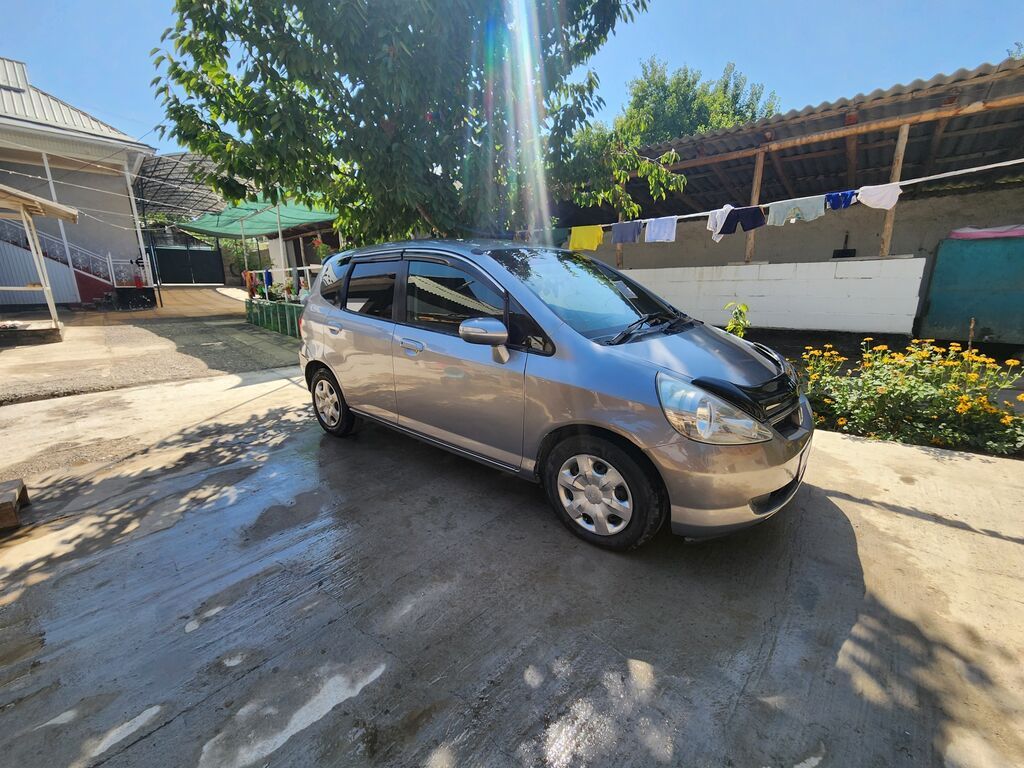 Honda Fit: 2004 г., 1.3 л, Вариатор, Бензин, Хэтчбэк: фото 5
