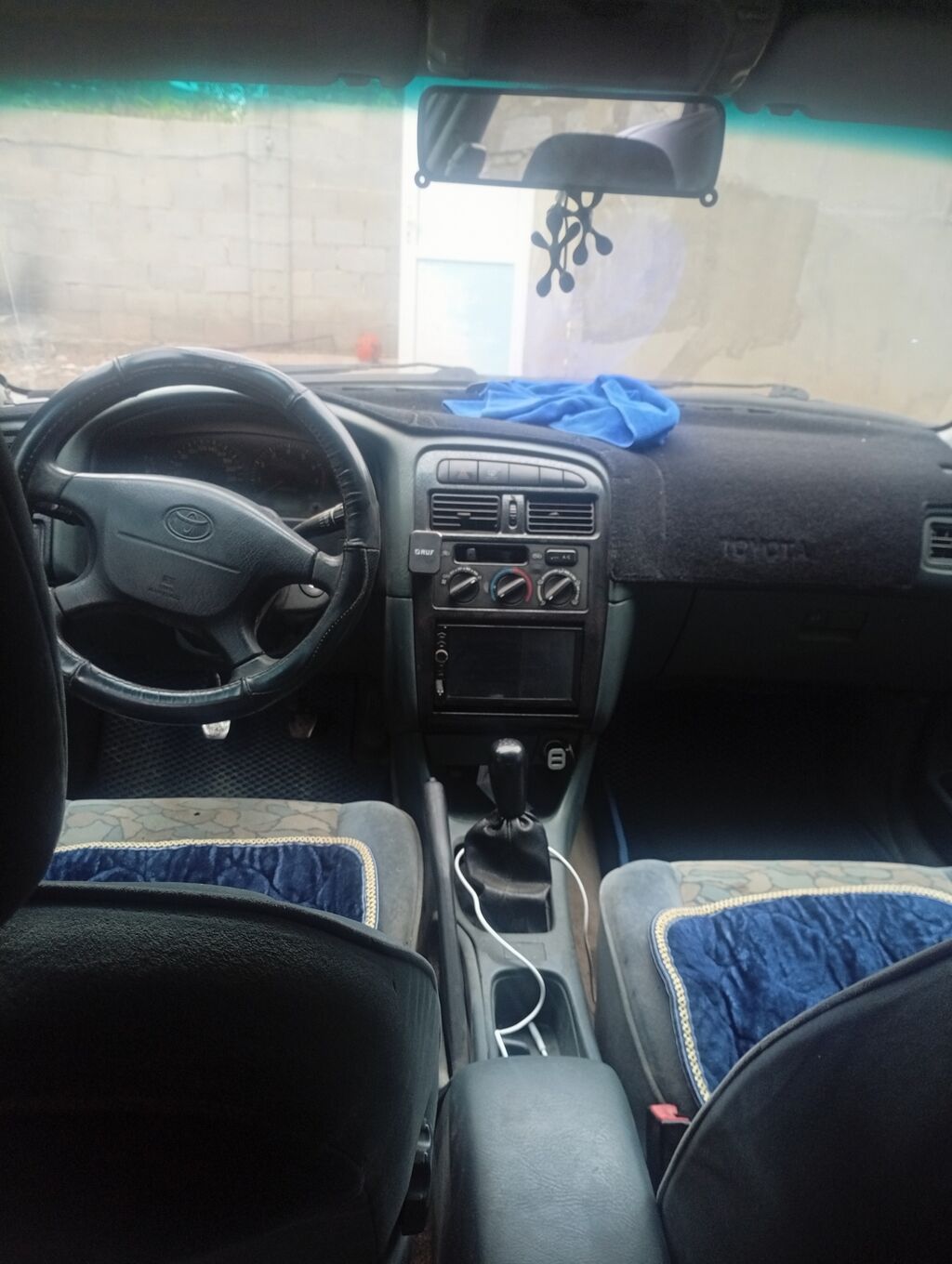 Toyota Avensis: 1998 г., 1.6 л, Механика, Бензин, Седан — фото 5
