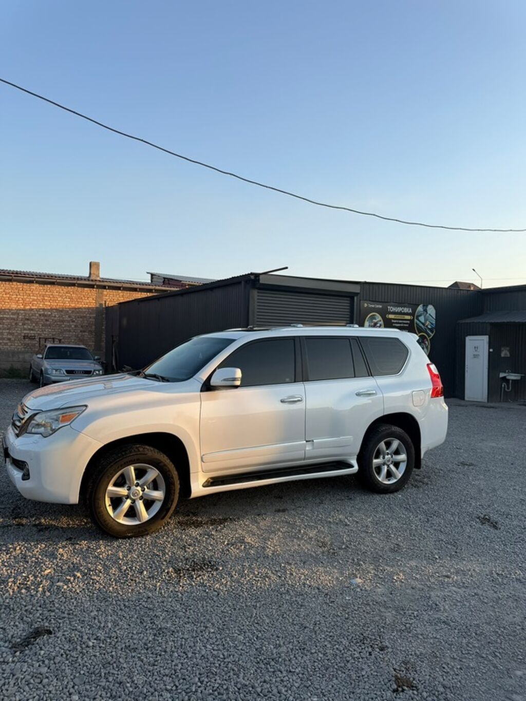 Lexus GX: 2010 г., 4.6 л, Автомат, Бензин, Внедорожник: фото 2