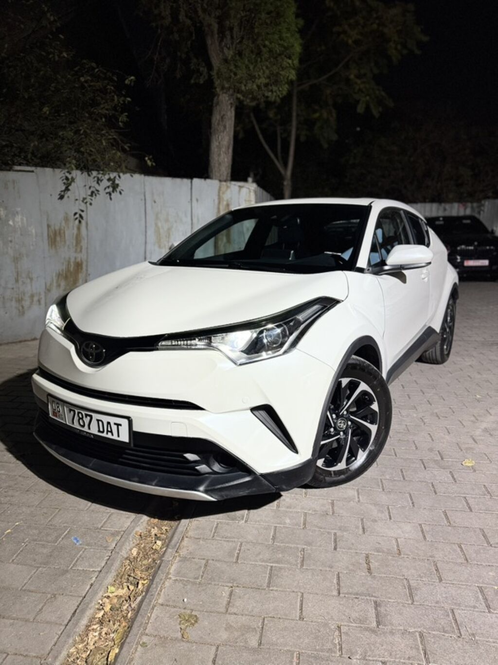 Toyota C-HR: 2020 г., 2 л, Автомат, Бензин, Кроссовер: фото 3