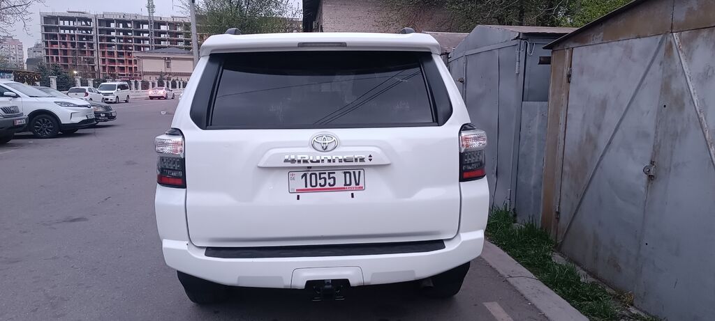 Toyota 4Runner: 2022 г., 4 л, Автомат, Бензин, Внедорожник: фото 7