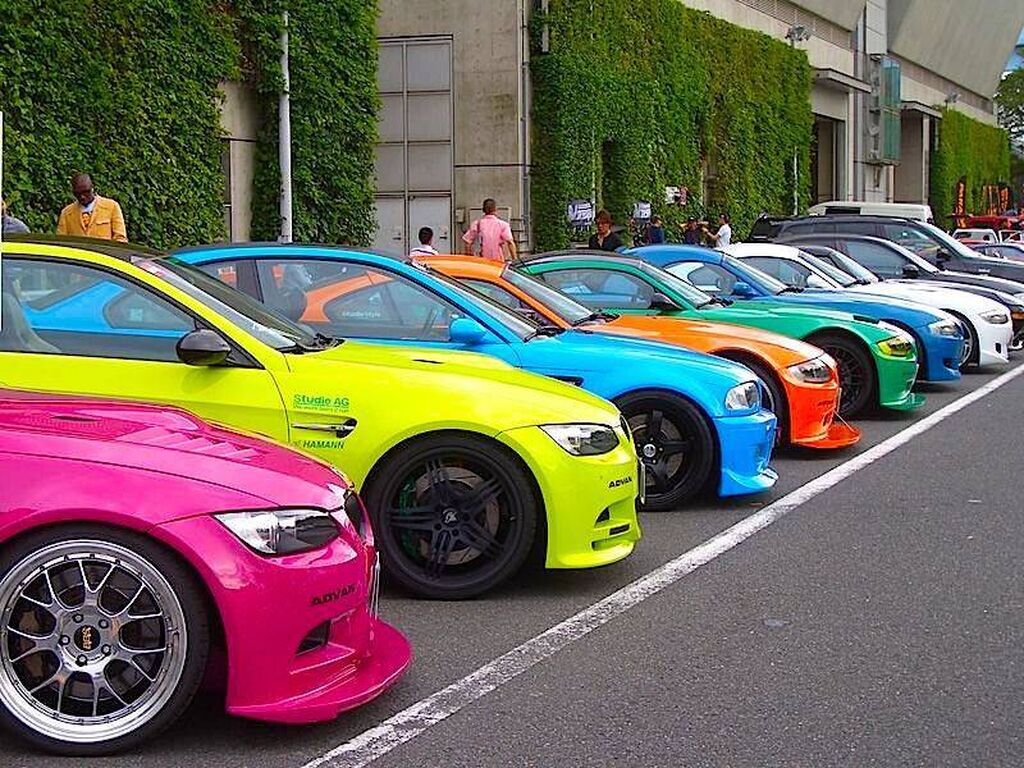 Видео машин цвета. Разноцветные машины. Машины ярких цветов. Красивые цвета машин. Необычные цвета автомобилей.